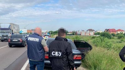 Трьох львів’ян підозрюють в організації схеми втечі ухилянтів за кордон