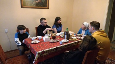 Волонтери "Спільноти Святого Егідія" орендували у Франківську помешкання для двох літніх переселенців Волонтери "Спільноти Святого Егідія" орендували у Франківську помешкання для двох літніх переселенців