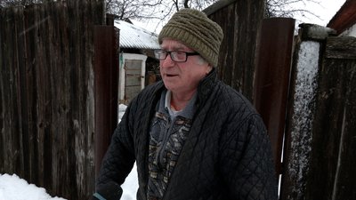 Три доби заблоковані снігом: у селі Дробишів на Чернігівщині не можуть прочистити дорогу Три доби заблоковані снігом: у селі Дробишів на Чернігівщині не можуть прочистити дорогу