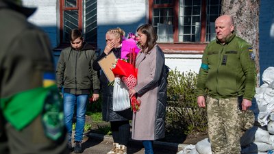 У Полтаві рідним загиблого воїна Андрія Пархоменка вручили орден