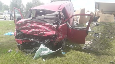 На Львівщині зіткнулися вантажівка та мікроавтобус: травмувалися чотири людини На Львівщині зіткнулися вантажівка та мікроавтобус: травмувалися чотири людини