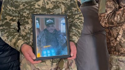 У Рівному попрощалися із добровольцями Володимиром Тарнавським та Станіславом Данильченком У Рівному попрощалися із добровольцями Володимиром Тарнавським та Станіславом Данильченком