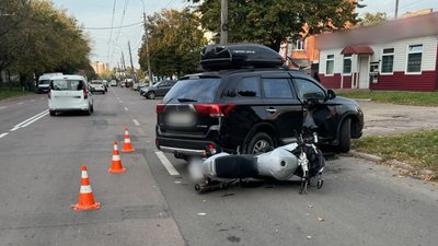 Мотоцикліст постраждав у ДТП в Чернігові