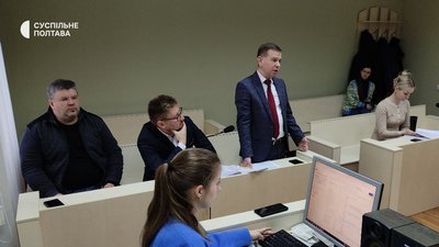 Суд ухвалив рішення щодо поновлення на посаді секретаря Полтавської міськради Карпова Суд ухвалив рішення щодо поновлення на посаді секретаря Полтавської міськради Карпова