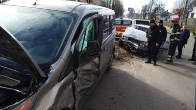 У Черкасах у ДТП потрапили дві автівки У Черкасах у ДТП потрапили дві автівки