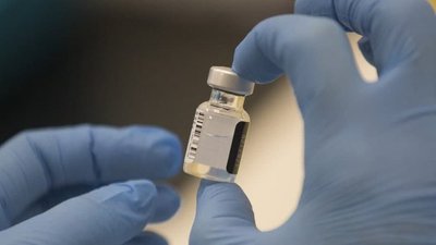Вакцина СoronaVac. Як вона працює та в яких країнах використовують