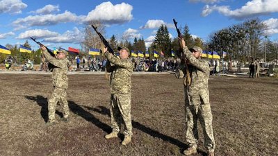 На Черкащині поховали захисника Дмитра Набатова На Черкащині поховали захисника Дмитра Набатова