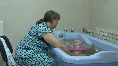 Вправи, масажі та ігри: як у черкаському центрі реабілітації допомагають передчасно народженим Вправи, масажі та ігри: як у черкаському центрі реабілітації допомагають передчасно народженим