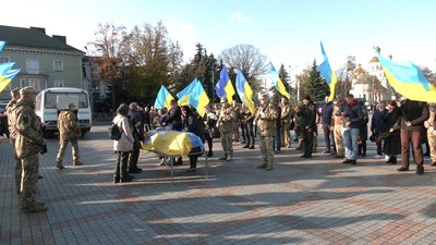 У Рівному попрощались із майором Віталієм Магелем У Рівному попрощались із майором Віталієм Магелем