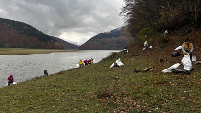 Активісти "Chysto.de?!" зібрали 26 мішків сміття на Вільшанському водосховищі