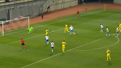 Розіграш, а не удар. Україна U21 хотіла оригінально реалізувати пенальті, але не вийшло: відео