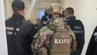 Ошукали на кілька мільйонів: вінничанин організував угруповання інтернет-шахраїв