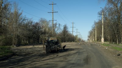 Дефіцит кадрів в окупації та "усе життя в одній автівці": головні новини Донеччини та Луганщини 10 квітня 2026 року