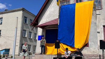 На Тернопільщині до Дня Героїв провели "Відкритий мікрофон" На Тернопільщині до Дня Героїв провели "Відкритий мікрофон"