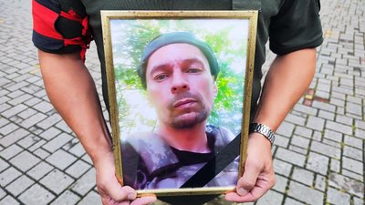 Загиблий Руслан Лужанцов Загиблий Руслан Лужанцов