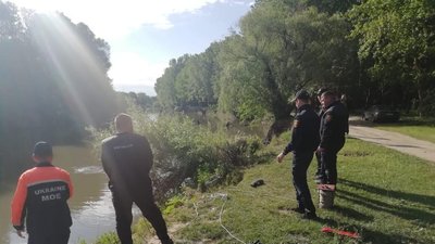 В Одеській області двоє рибалок в авто з'їхали в річку і потонули В Одеській області двоє рибалок в авто з'їхали в річку і потонули