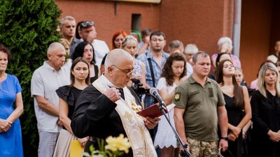 У Тернополі відкрили меморіальну дошку загиблому військовослужбовцю У Тернополі відкрили меморіальну дошку загиблому військовослужбовцю