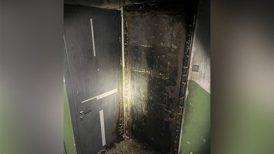 У Києві чоловік через помсту підпалив двері своєї колишньої співмешканки