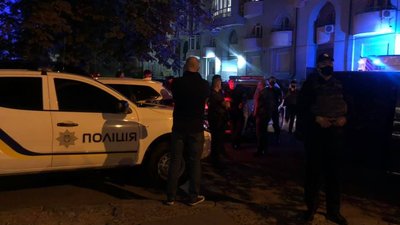 У Києві сталися сутички біля офісу "Свободи", поліція заявляє про постраждалих правоохоронців