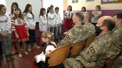 Військові НАТО відвідали учнів навчально-реабілітаційного центру Військові НАТО відвідали учнів навчально-реабілітаційного центру