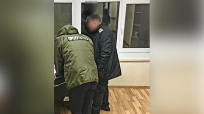 На Буковині митників підозрюють у співучасті в ухиленні від сплати 80 млн грн податків за ввезення цигарок