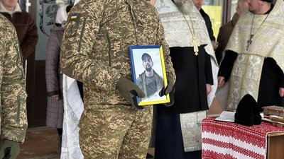 Попрощалися військовим Олександром Томишинцем