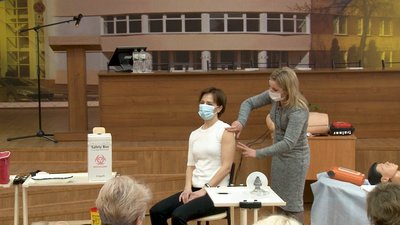 Вчать вакцинувати: у Черкасах розпочалися навчання для мобільних бригад медиків