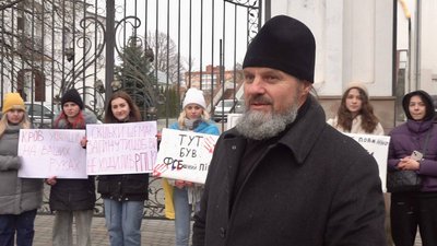 У Тернополі молодь вийшла на мирну акцію проти московського патріархату