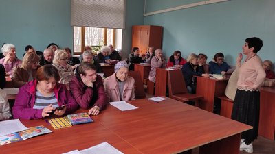 В клубі української мови у Луцьку вчать скоромовки і долають "акання" В клубі української мови у Луцьку вчать скоромовки і долають "акання"