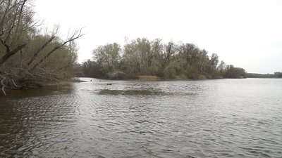 У Запоріжжі на Дніпровській ГЕС почали інтенсивно скидати воду