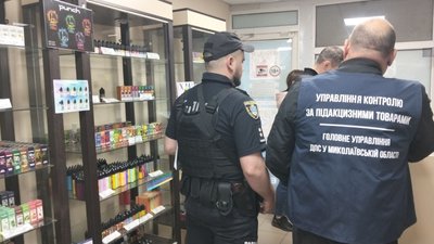 Штраф 254 тисячі: у Миколаєві викрили продавців сировини для вейпів