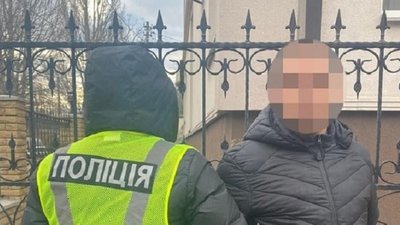 Київські поліцейські повідомили про підозру сумчанину за продаж наркотиків