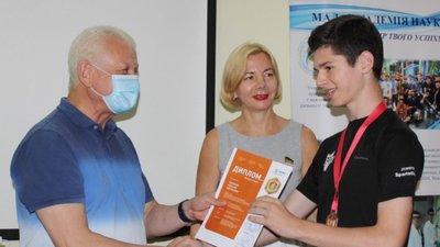 Молодь Херсона - переможці Всеукраїнського конкурсу-захисту наукових робіт