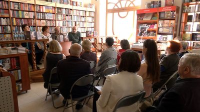 Подружжя волинських письменників презентувало в Луцьку нові книги Подружжя волинських письменників презентувало в Луцьку нові книги