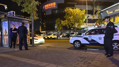 На співробітника посольства Ізраїлю в Китаї напали з ножем перед супермаркетом