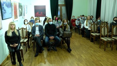 У Житомирі розпочали безкоштовний експрес-курс "Прокачай українську" У Житомирі розпочали безкоштовний експрес-курс "Прокачай українську"
