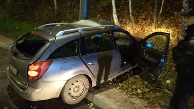 У Львові водійка врізалась в електроопору: жінка загинула