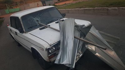 ДТП в Одесі: автівка протаранила паркан, 15-річного пасажира госпіталізували