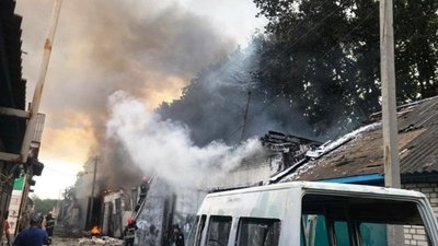 На Житомирщині на пожежі у приватному будинку врятували паралізованого чоловіка