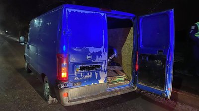 На Волині водій намагався "відкупитися" від поліції за перевезення брухту