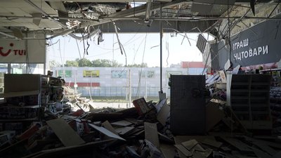Російська ракета зруйнувала супермаркет у Харкові: фото