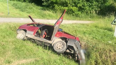 На трасі Київ-Чоп перевернулася вантажівка з цистерною: рух ускладнений