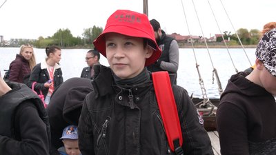 Вболівальники "Вереса" влаштували дітям-переселенцям екскурсію на рівненську "Оствицю" Вболівальники "Вереса" влаштували дітям-переселенцям екскурсію на рівненську "Оствицю"