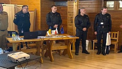Рятувальники Хмельниччини у Польщі навчаються ліквідовувати наслідки будівельних катастроф