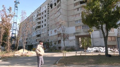 Як жителі Північної Салтівки готуються зимувати в пошкоджених обстрілами будинках Як жителі Північної Салтівки готуються зимувати в пошкоджених обстрілами будинках