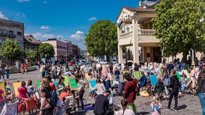 В Мукачеві представили виставку до Дня матері та провели майстер-клас для дітей