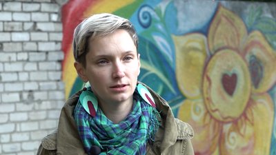 Мистецтво між багатоповерхівками: у Черкаському дворі розмалювали 40-метровий паркан Мистецтво між багатоповерхівками: у Черкаському дворі розмалювали 40-метровий паркан
