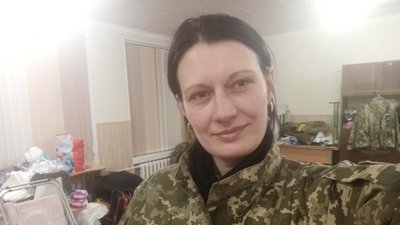 Замість сукні і квітів – автомат і військова форма. Історія вінничанки Надії Дмитрієвої Замість сукні і квітів – автомат і військова форма. Історія вінничанки Надії Дмитрієвої