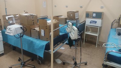 Волонтери з Канади передали в лікарні Житомирщини дефіцитні медзасоби
