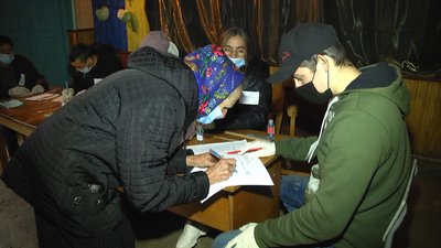 20 виборців проголосували на цю годину в одній із найменших на Хмельниччині виборчих дільниць